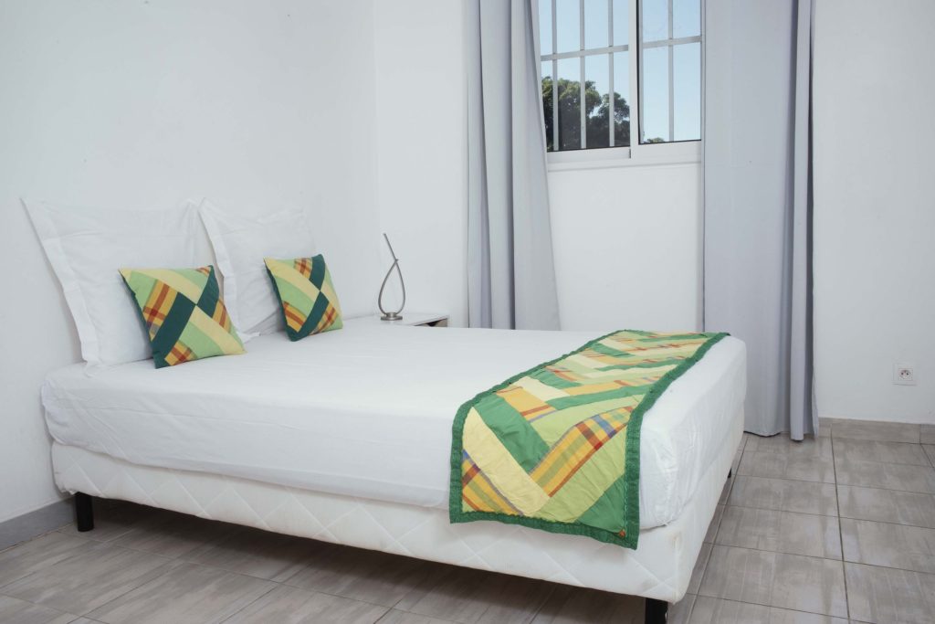 a-swity-baa-kasentof-location-appartement-meuble-cayenne-guyanechambre-swity-baa
